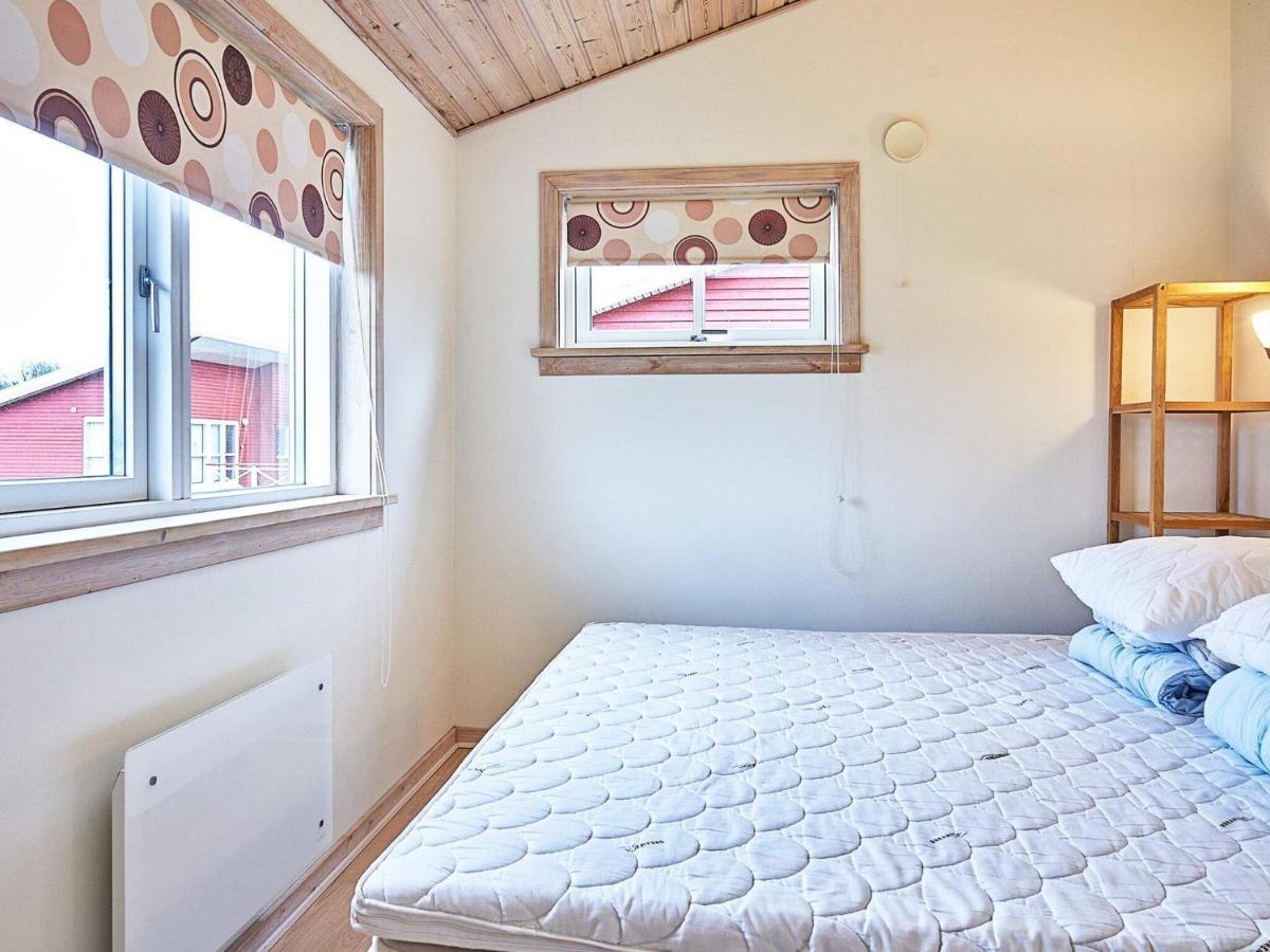 8 Person Holiday Home In Gudhjem Buitenkant foto